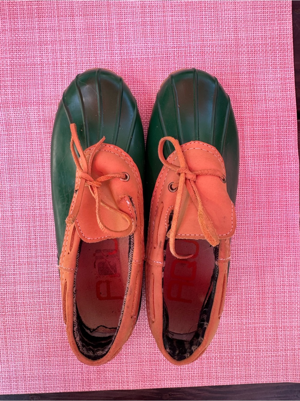 Aquastop Women’s Vibrant Green Duck Shoes Featuring A Leather Uppers. Size 9